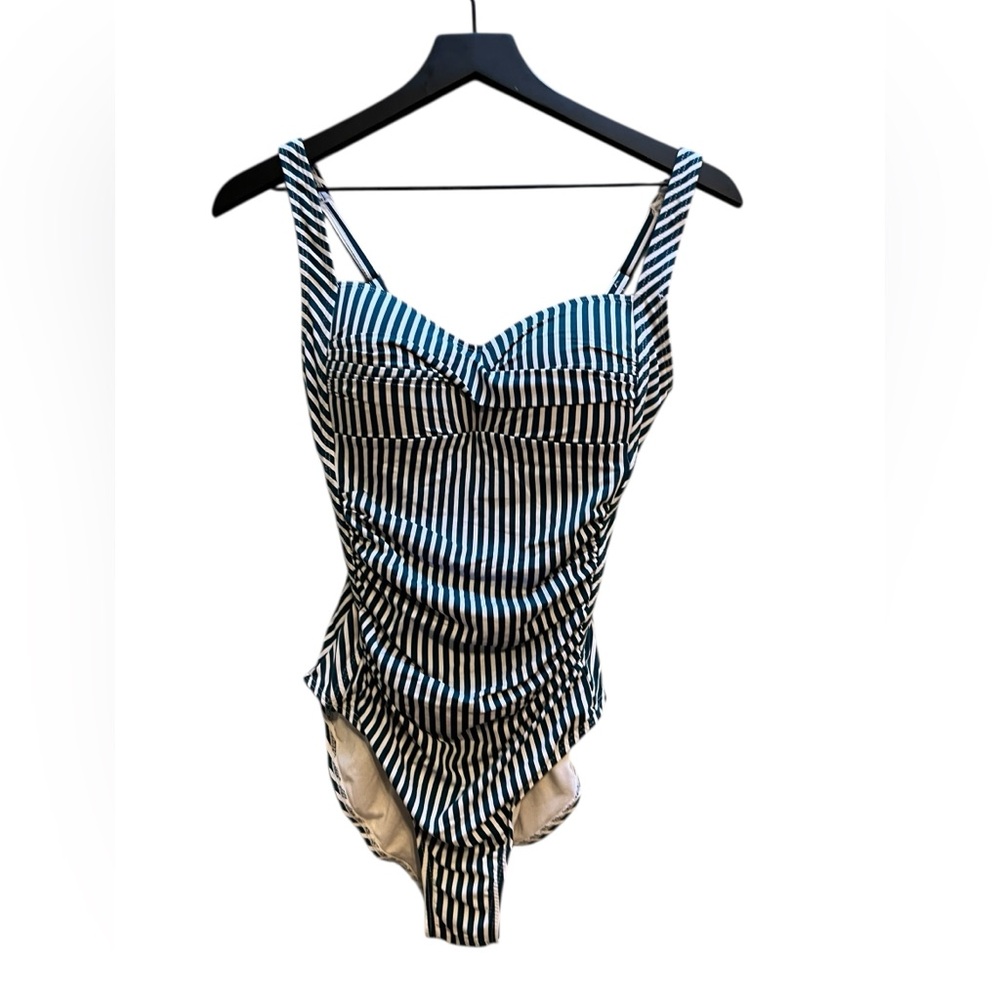 NipTuck striped bathing suit size 6 green and white striped
